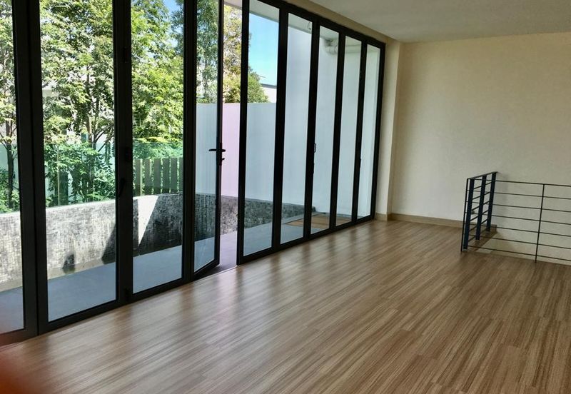 Taman Nusaputra Timur