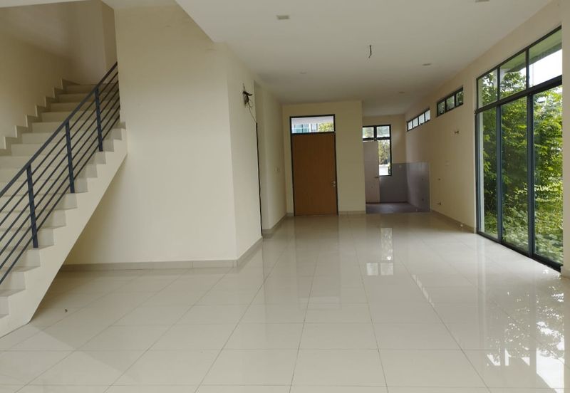 Taman Nusaputra Timur