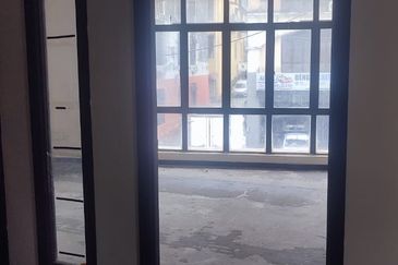 SUBANG PERMAI U6 Shah Alam , Selangor 3 Storey Shop