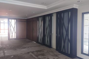 SUBANG PERMAI U6 Shah Alam , Selangor 3 Storey Shop