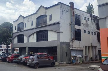 SUBANG PERMAI U6 Shah Alam , Selangor 3 Storey Shop