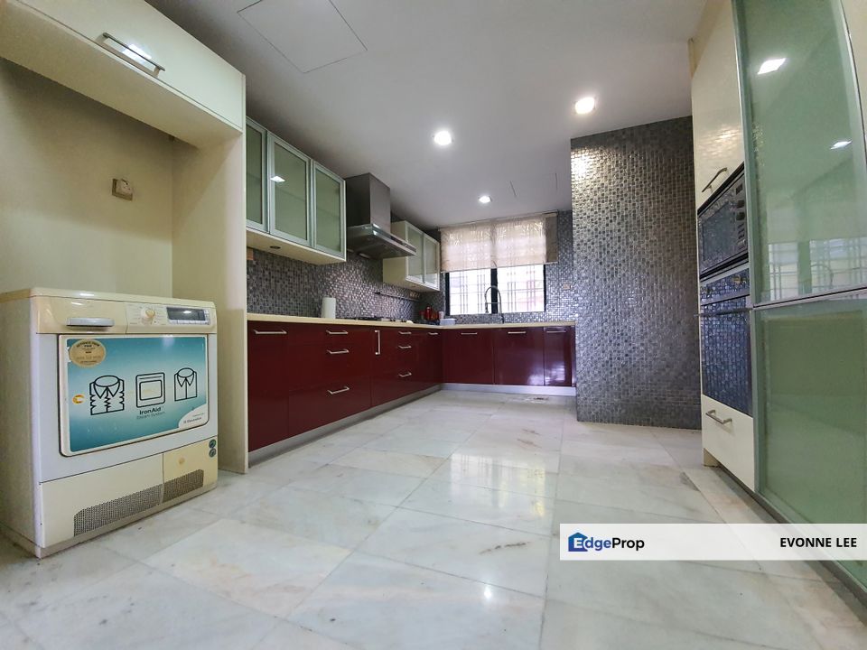 Below market value 3-bedder in Damansara Heights, Kuala Lumpur, Damansara Heights