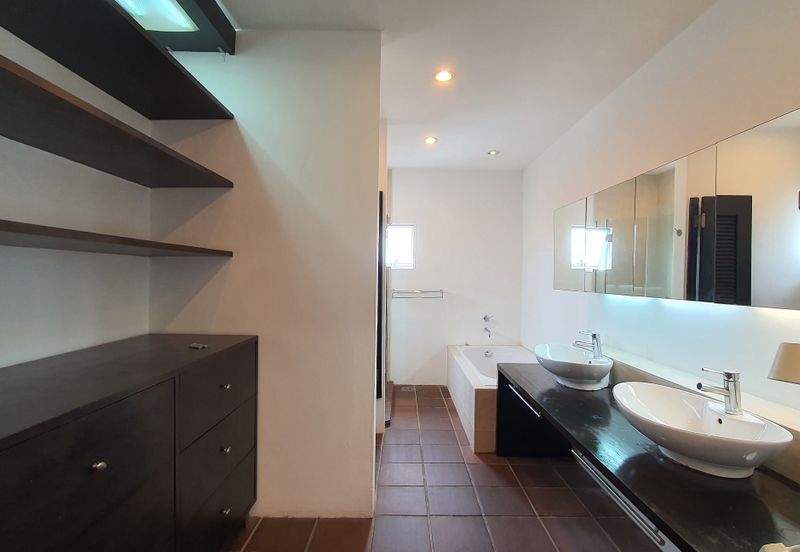 Bungaraya Kondominium, Saujana Subang