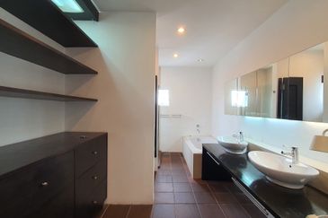 Bungaraya Kondominium, Saujana Subang