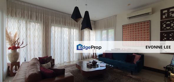 Gorgeous semi-d with pool in gated and guarded development, Kuala Lumpur, Mont Kiara