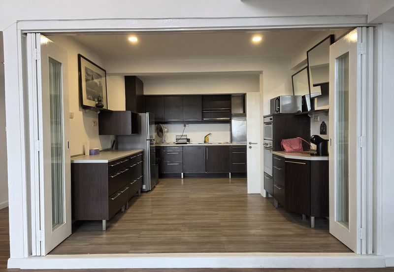 Bungaraya Kondominium, Saujana Subang