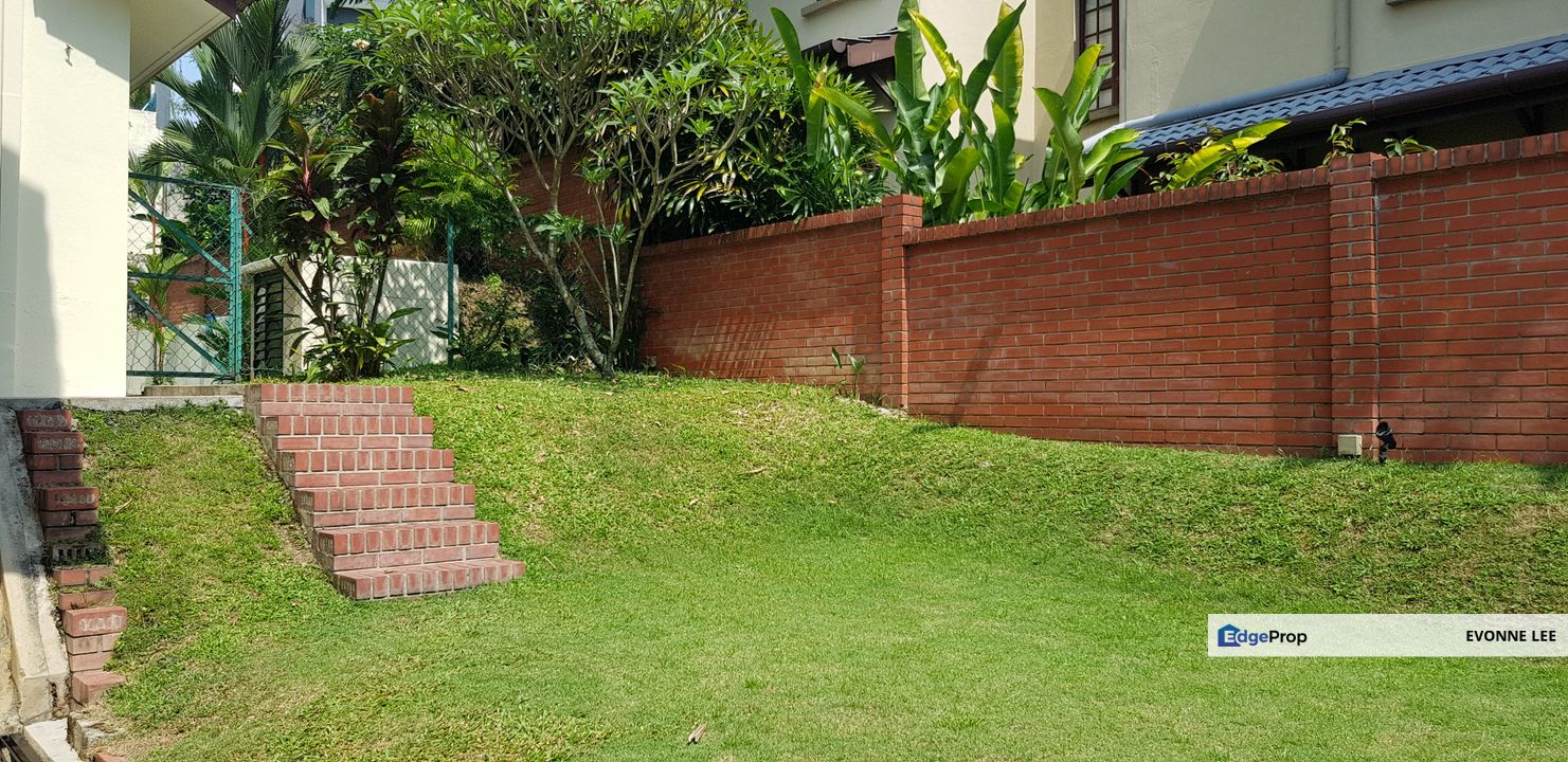 Guarded street bungalow with pool, Kuala Lumpur, Damansara Heights