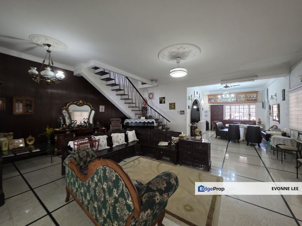 Strong upside potential in a prime KL address, Kuala Lumpur, Bangsar