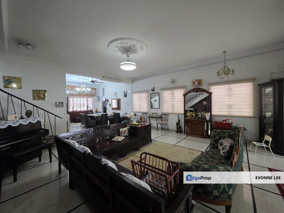 Strong upside potential in a prime KL address, Kuala Lumpur, Bangsar