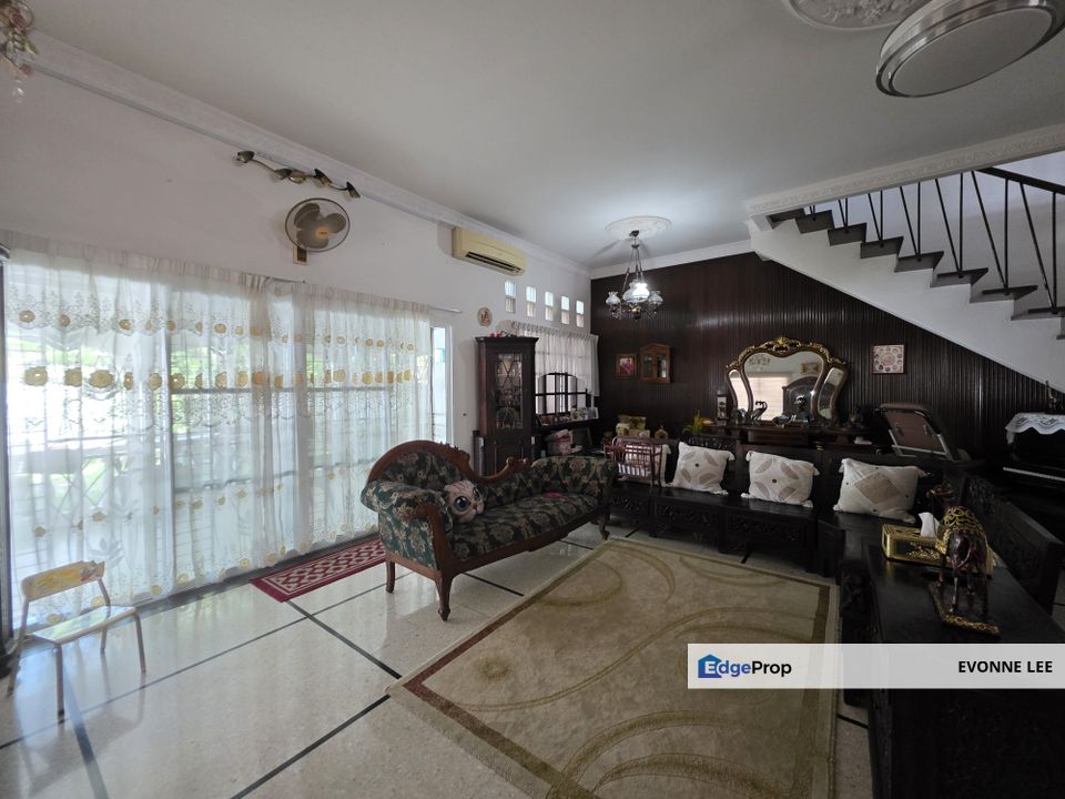 Strong upside potential in a prime KL address, Kuala Lumpur, Bangsar