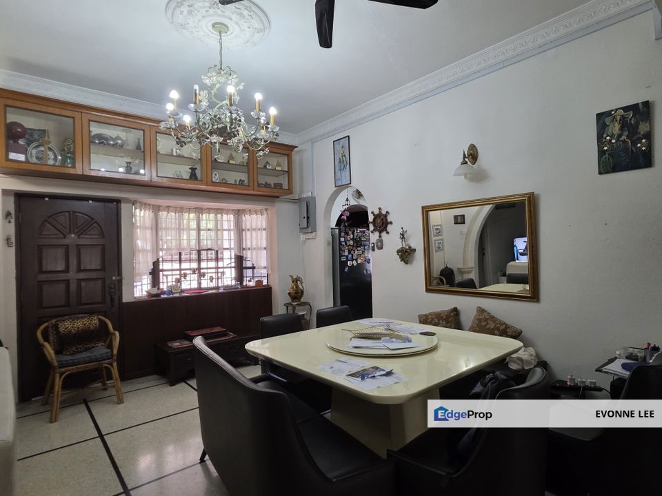 Strong upside potential in a prime KL address, Kuala Lumpur, Bangsar