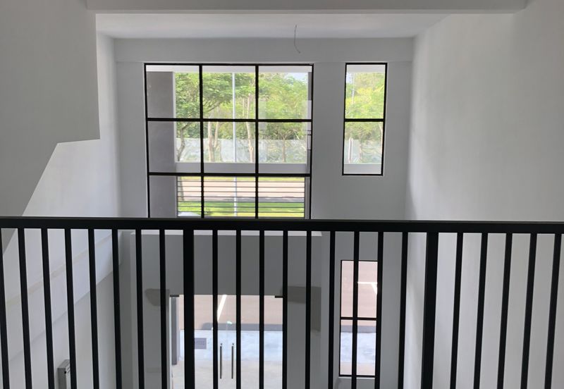 Jalan Jambu 1, Taman Kota Masai-2-1/2 Storey Shop unit For Sale 