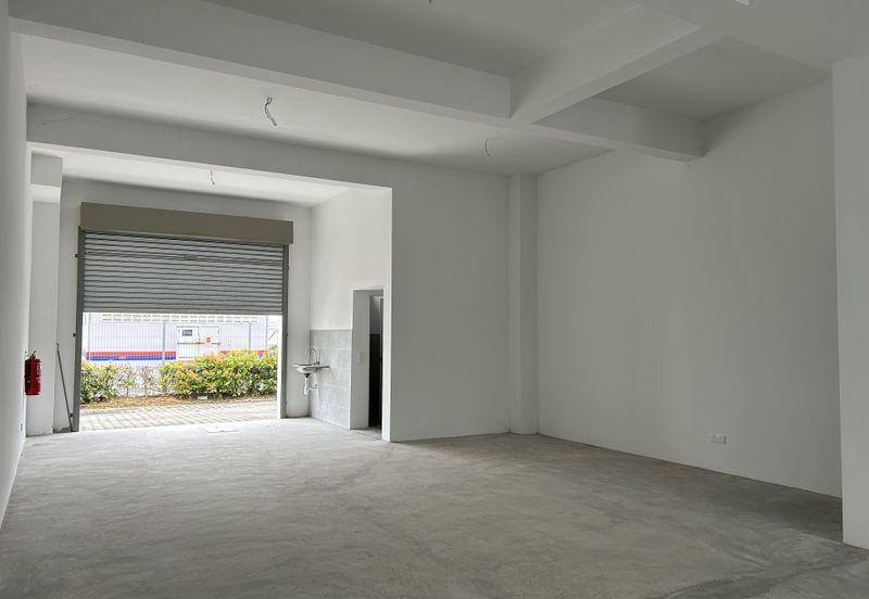 Jalan Jambu 1, Taman Kota Masai-2-1/2 Storey Shop unit For Sale 