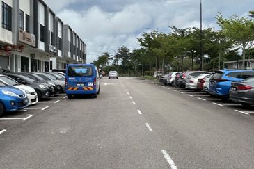 Eco Curve @ Eco Business Park 1