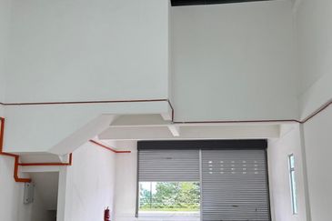 Kulai Stellar Park (Vervo City), Indahpura, New 1.5 Storey End-Lot Terrace Factory @ FOR RENT