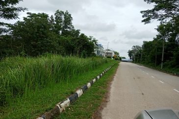 Yong Peng-Agriculture Land Zoned Residential