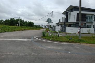 Yong Peng-Agriculture Land Zoned Residential