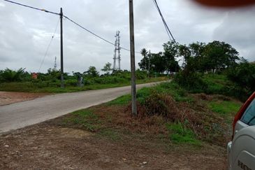 Yong Peng-Agriculture Land Zoned Residential