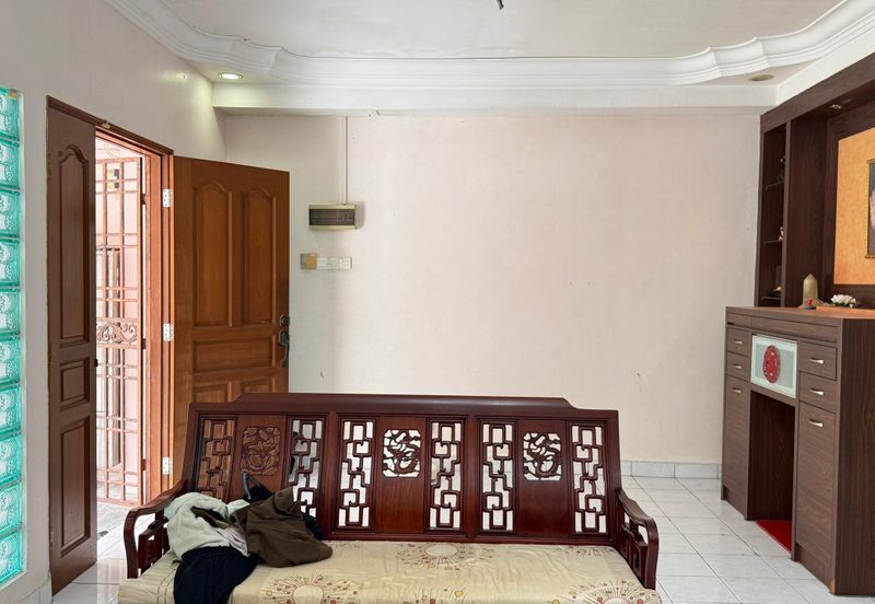 Bandar Putra Kulai (1b02a Piccolo 3a)