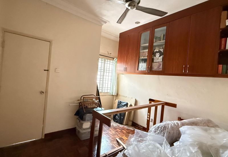 Bandar Putra Kulai (1b02a Piccolo 3a)