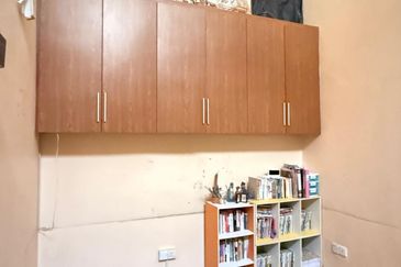 Bandar Putra Kulai (1b02a Piccolo 3a)