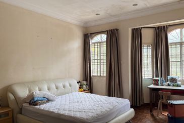 Bandar Putra Kulai (1b02a Piccolo 3a)