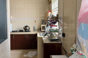 Bandar Putra Kulai (1b02a Piccolo 3a)