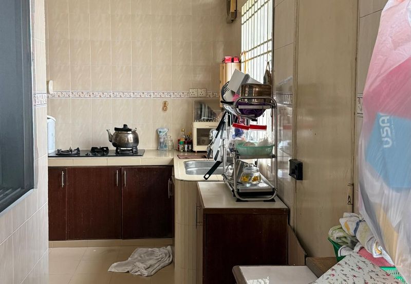 Bandar Putra Kulai (1b02a Piccolo 3a)