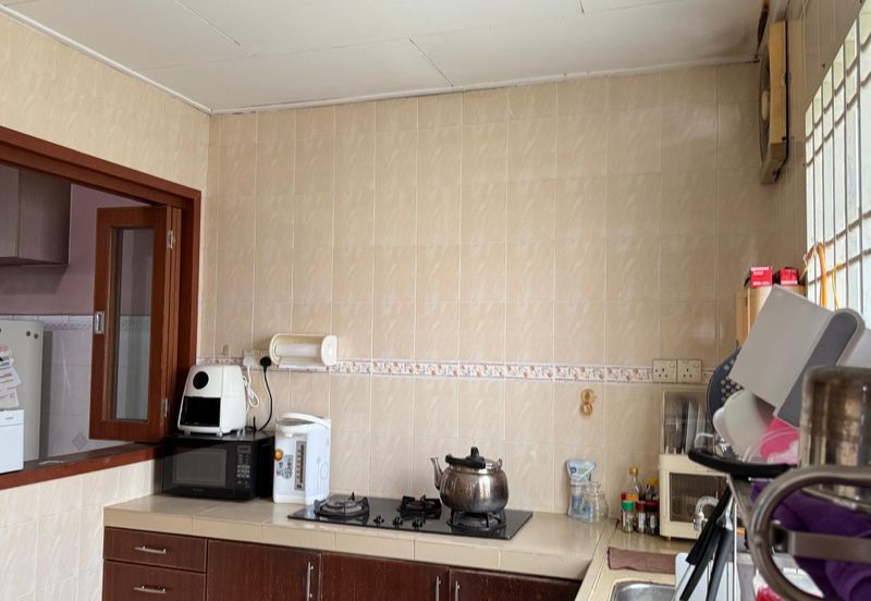 Bandar Putra Kulai (1b02a Piccolo 3a)