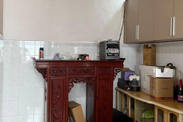 Bandar Putra Kulai (1b02a Piccolo 3a)