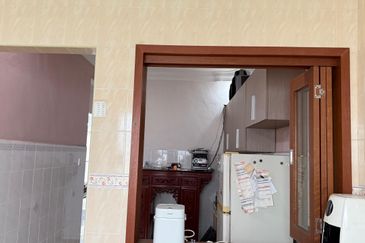 Bandar Putra Kulai (1b02a Piccolo 3a)