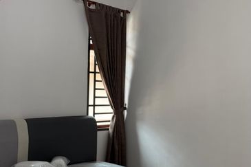 Cluster house 2-Storey at The Peak Bandar Putra Kulai for RENT 