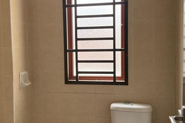 Cluster house 2-Storey at The Peak Bandar Putra Kulai for RENT 