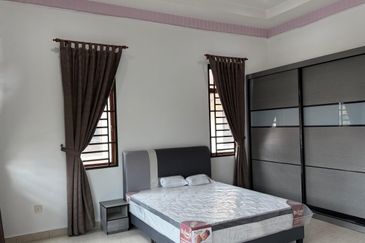 Cluster house 2-Storey at The Peak Bandar Putra Kulai for RENT 