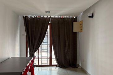 Cluster house 2-Storey at The Peak Bandar Putra Kulai for RENT 