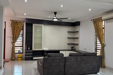 Cluster house 2-Storey at The Peak Bandar Putra Kulai for RENT 