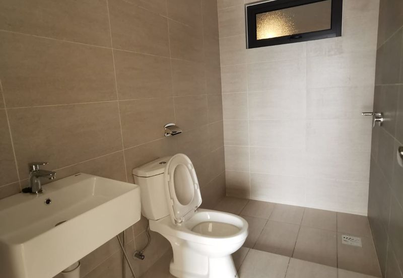 UPPERVILLE @ 16 Quartz Melawati