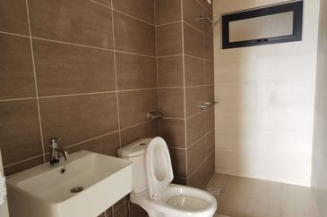 UPPERVILLE @ 16 Quartz Melawati