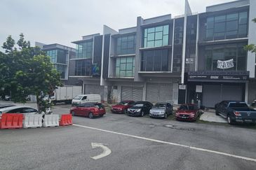 32 Avenue, Bukit Serdang