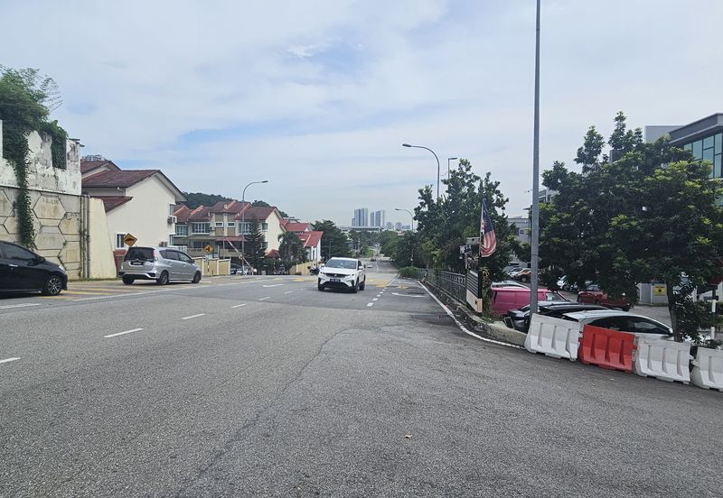 32 Avenue, Bukit Serdang