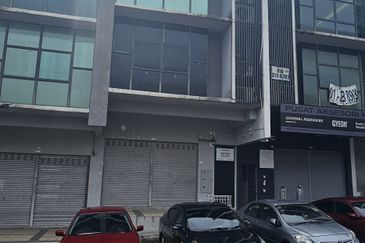 32 Avenue, Bukit Serdang