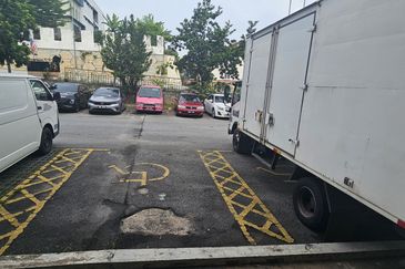 32 Avenue, Bukit Serdang