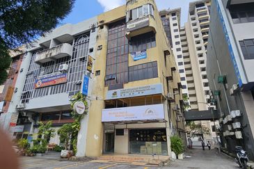 Jalan Ampang Utama - 4.5 Storey Shoplot 