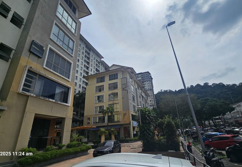 Ritze Perdana Business Center