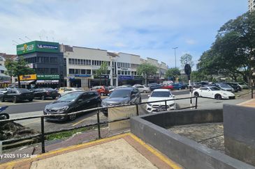 Ritze Perdana Business Center