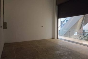 The Bousteador, Mutiara Damansara