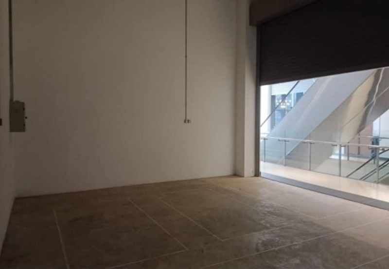 The Bousteador, Mutiara Damansara