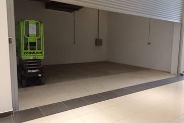 The Bousteador, Mutiara Damansara