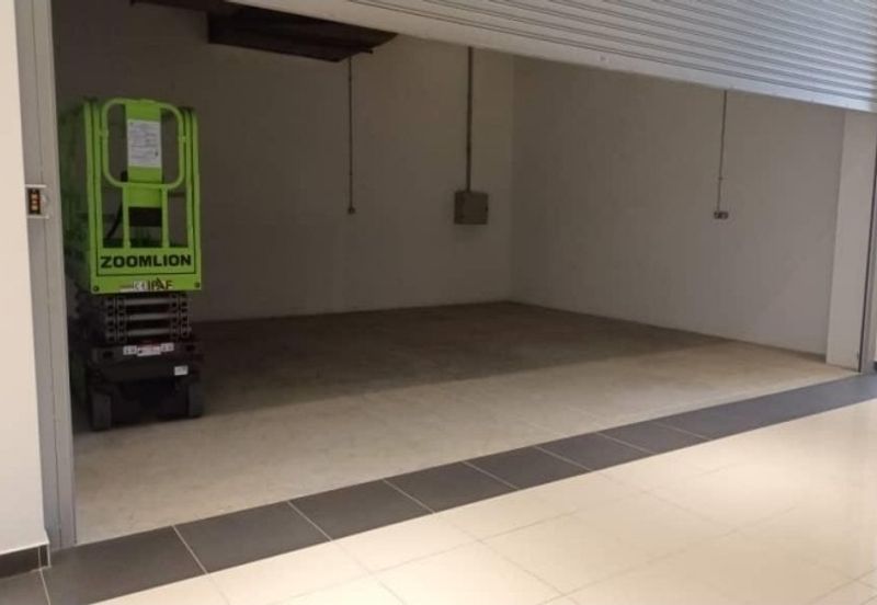 The Bousteador, Mutiara Damansara