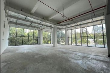 The Bousteador, Mutiara Damansara